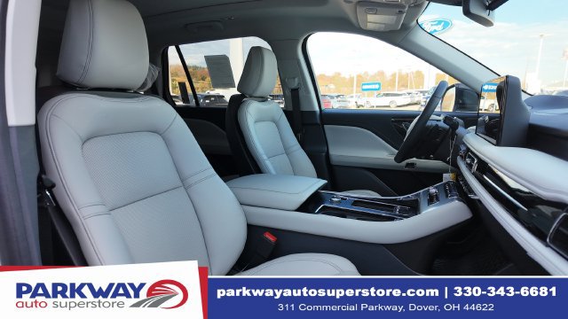 New 2027 Lincoln Aviator AWD image 23