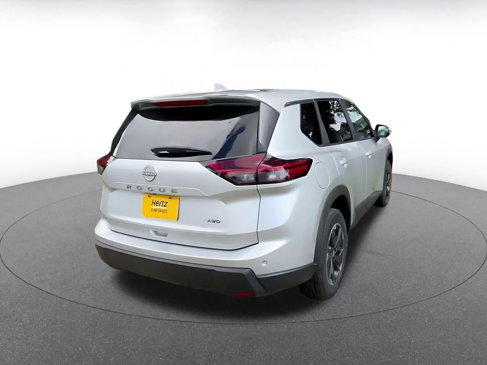 Used 2025 Nissan Rogue SV AWD/4WD image 14