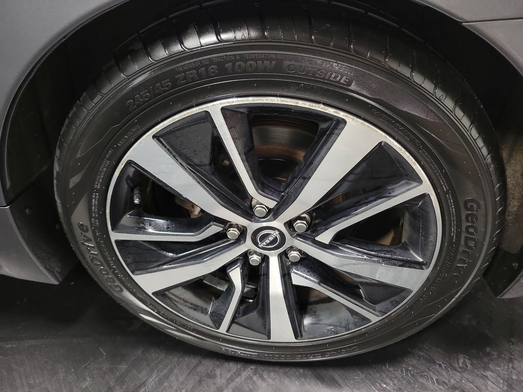 Used 2023 Nissan Maxima SL FWD image 12