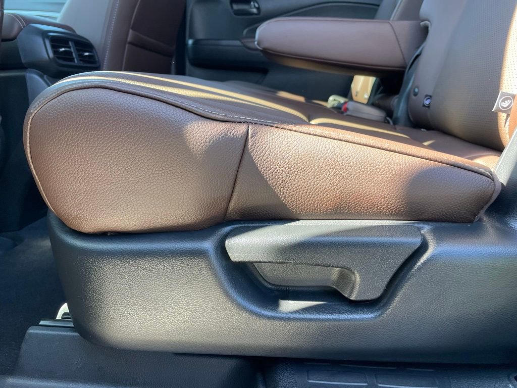 Certified 2025 Honda Passport EX-L image 40