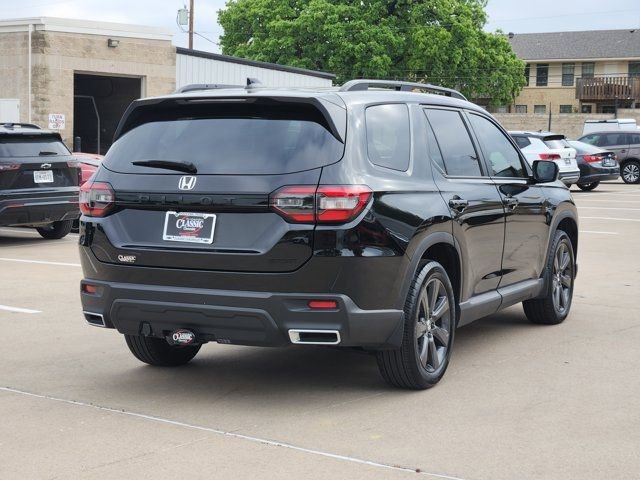 Used 2025 Honda Pilot Sport image 14