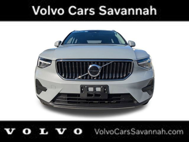 Certified 2025 Volvo XC40 B5 Core image 11