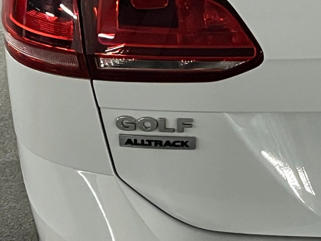 Used 2017 Volkswagen Golf Alltrack S image 33