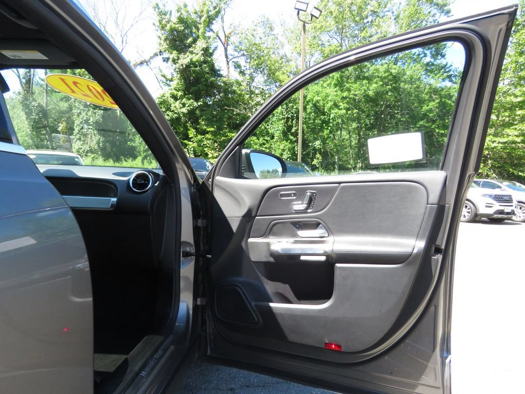 Used 2021 Mercedes-Benz GLB 250 4MATIC image 12