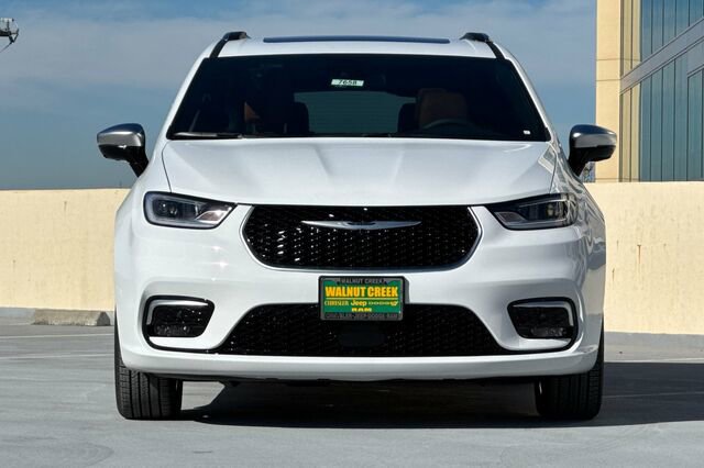 New 2026 Chrysler Pacifica Pinnacle image 6