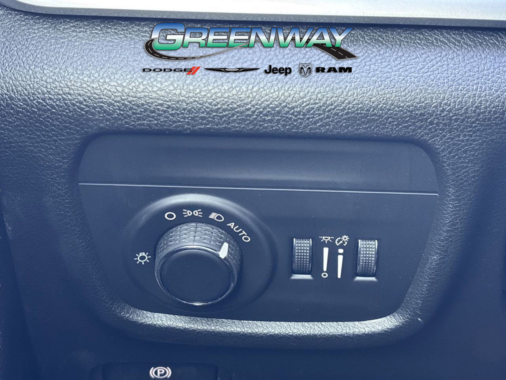 New 2025 Jeep Grand Cherokee Laredo image 23