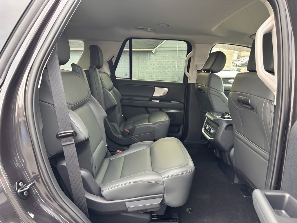 New 2026 Ford Expedition Active image 20