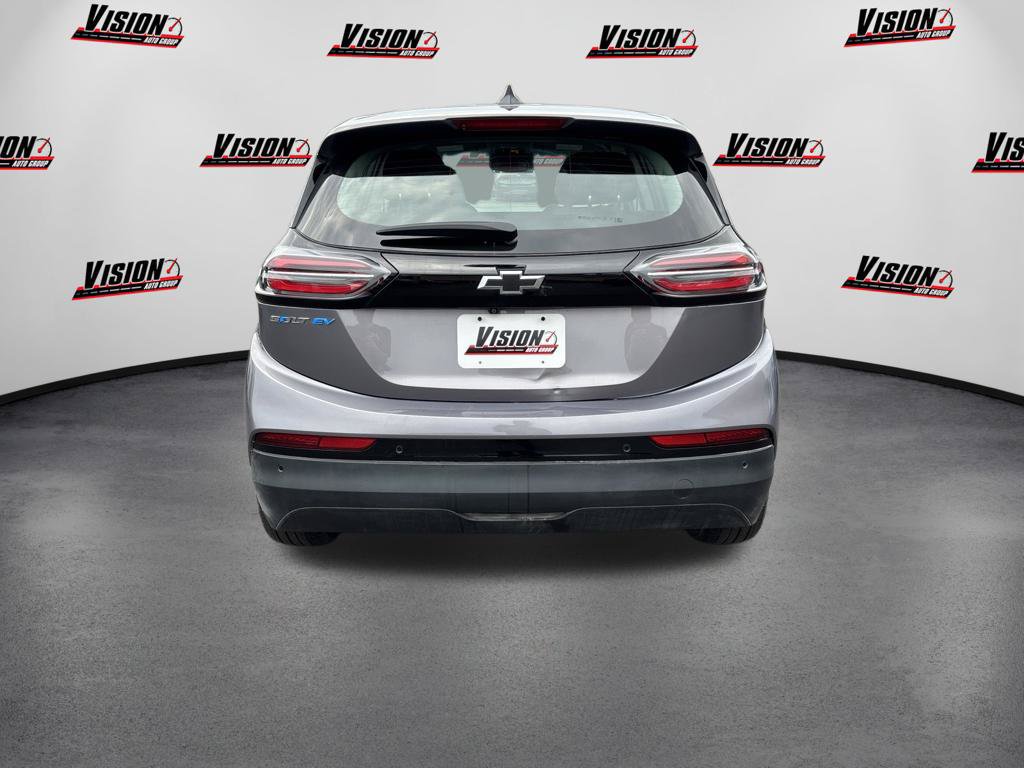 Used 2023 Chevrolet Bolt LT w/ Infotainment Package FWD image 4