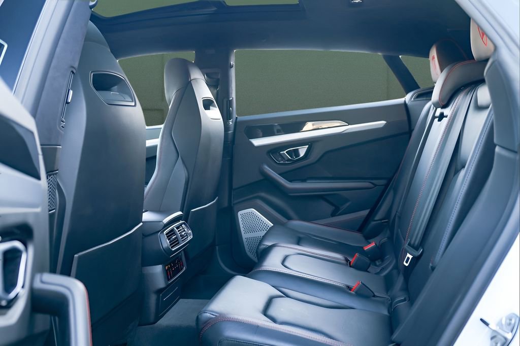 Used 2023 Lamborghini Urus S image 23