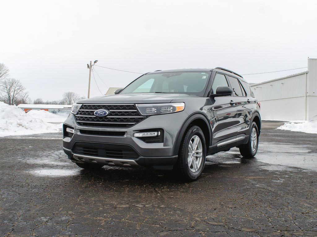 Used 2022 Ford Explorer XLT w/ Equipment Group 202A image 11