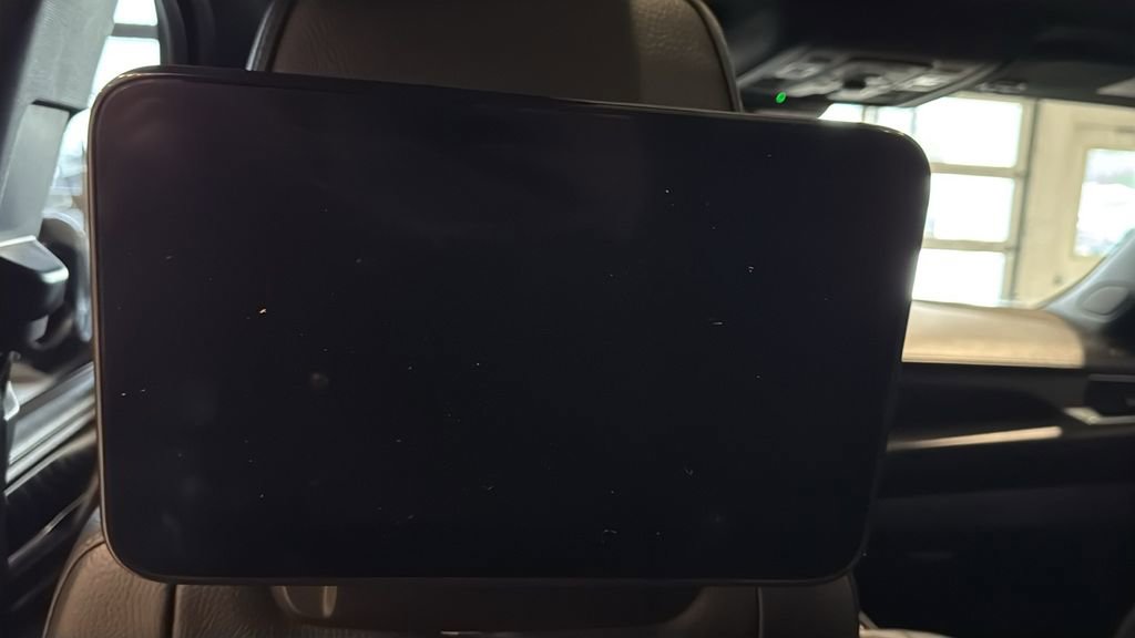 Used 2024 GMC Yukon Denali w/ Denali Reserve Package image 23