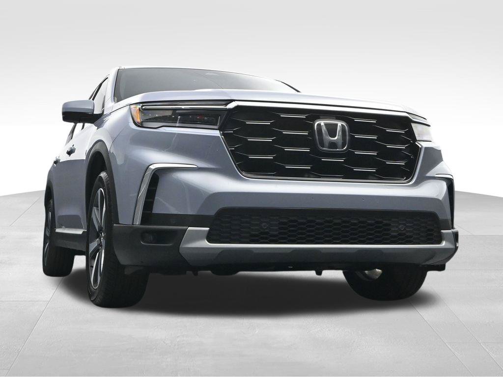 Used 2025 Honda Pilot Touring image 41