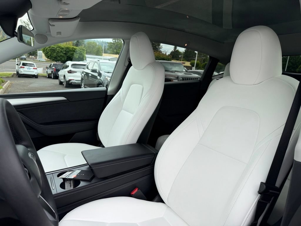 Used 2025 Tesla Model Y Long Range AWD/4WD image 15