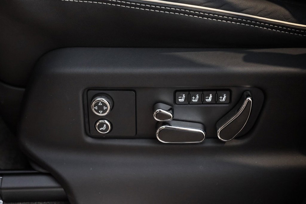 Used 2023 Bentley Bentayga Speed image 38