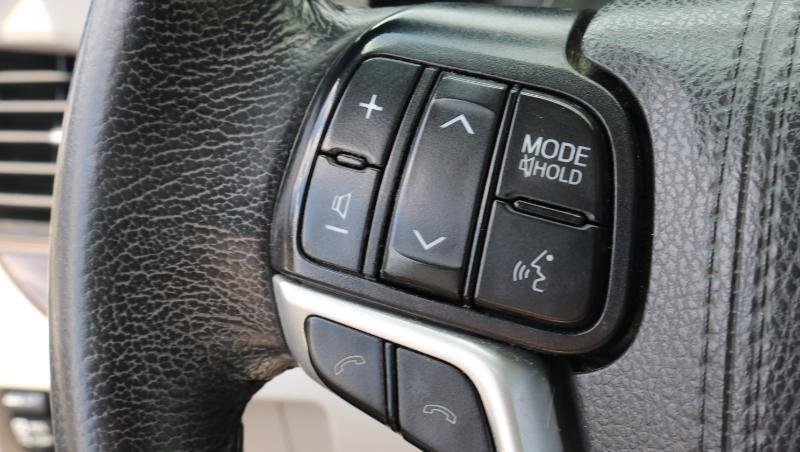 Used 2020 Toyota Sienna XLE AWD/4WD image 9
