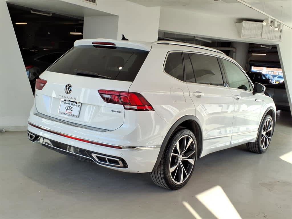 Used 2022 Volkswagen Tiguan SEL R-Line AWD/4WD image 4