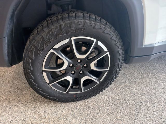 Used 2025 Jeep Compass Trailhawk AWD/4WD image 6