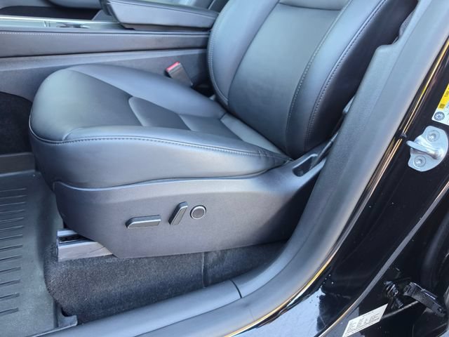 Used 2025 Tesla Model Y Long Range AWD/4WD image 26