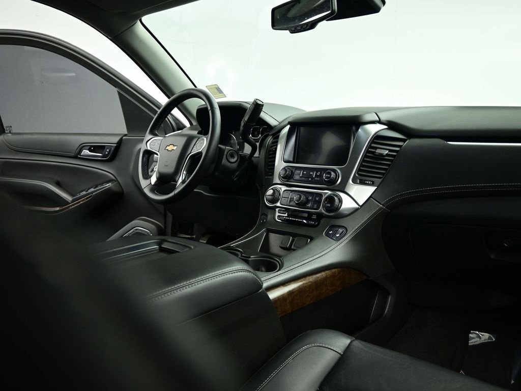 Used 2020 Chevrolet Suburban LT image 38