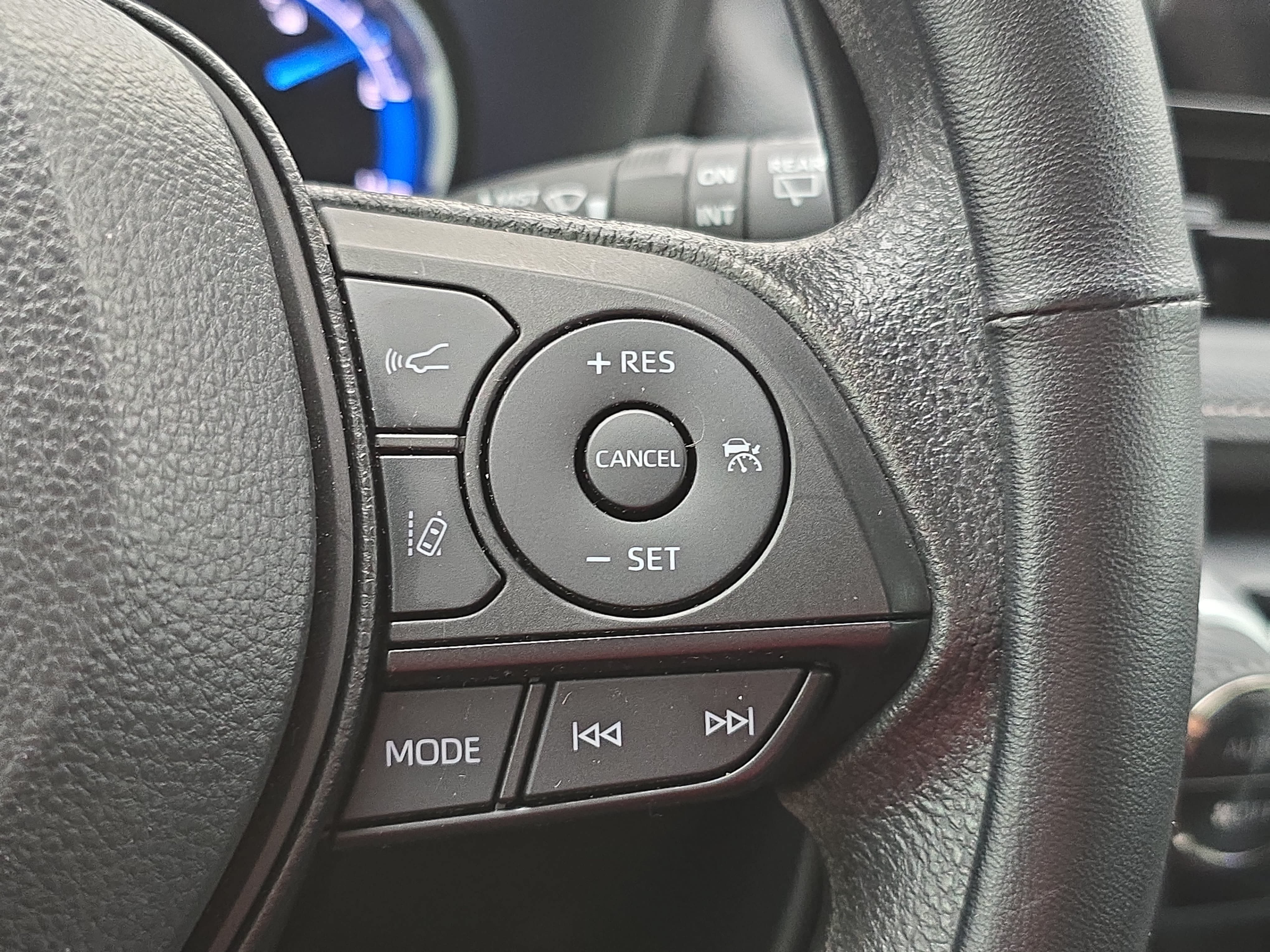 Used 2024 Toyota RAV4 XLE AWD/4WD image 17