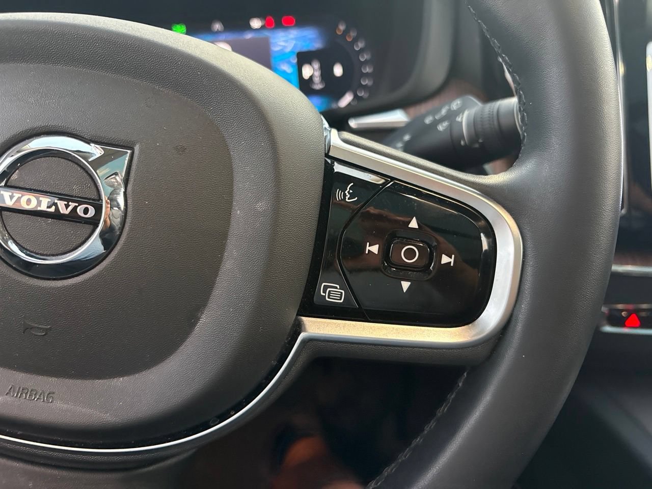 Certified 2023 Volvo XC60 B5 Plus w/ Climate Package AWD/4WD image 26