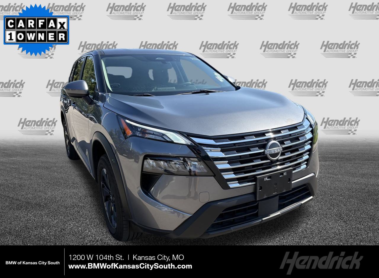 Used 2024 Nissan Rogue SV image 1