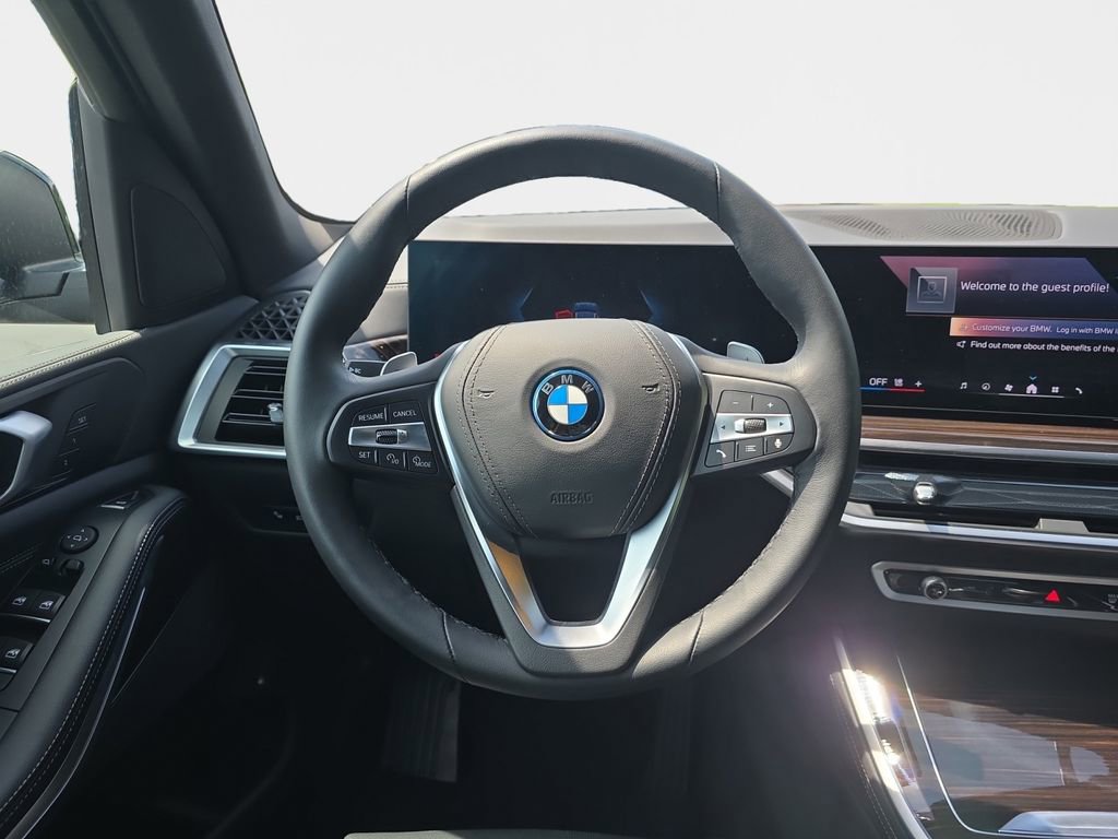 Used 2025 BMW X5 xDrive50e image 11