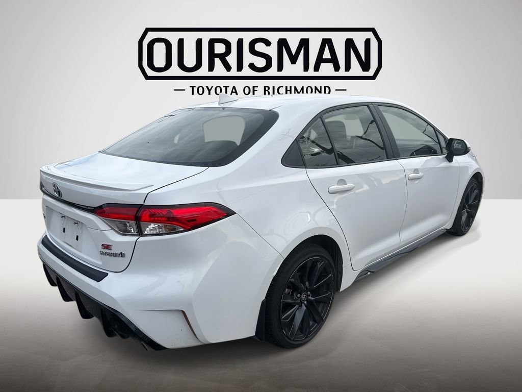 Used 2024 Toyota Corolla SE w/ SE Package image 7