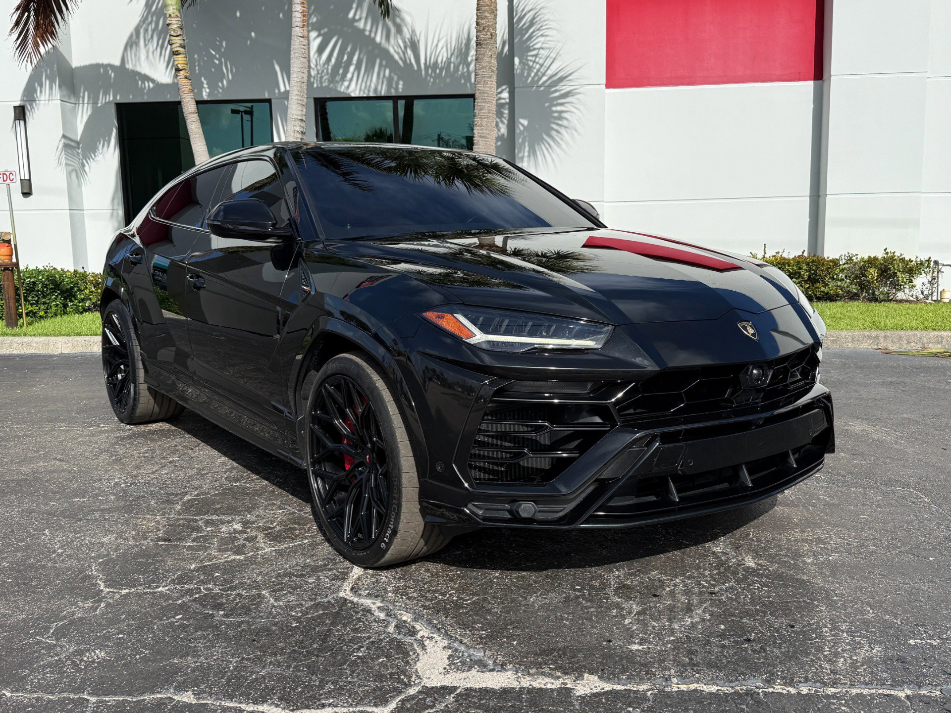 Used 2019 Lamborghini Urus image 3