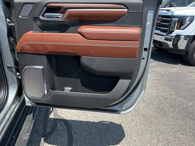 New 2026 GMC Sierra 3500 Denali Ultimate w/ LPO, Black Badging Package AWD/4WD image 14