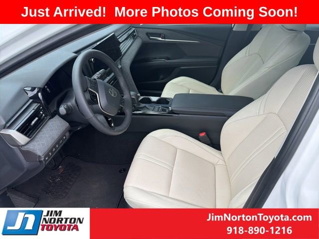 Used 2025 Toyota Camry XLE w/ Premium Plus Package FWD image 9