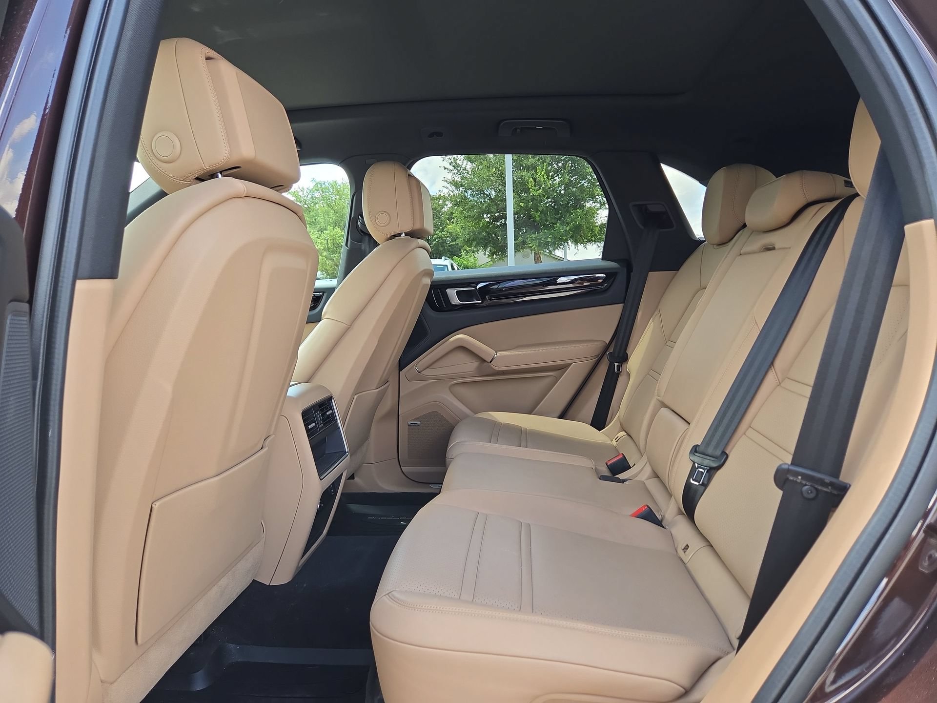 Used 2021 Porsche Cayenne AWD/4WD image 13