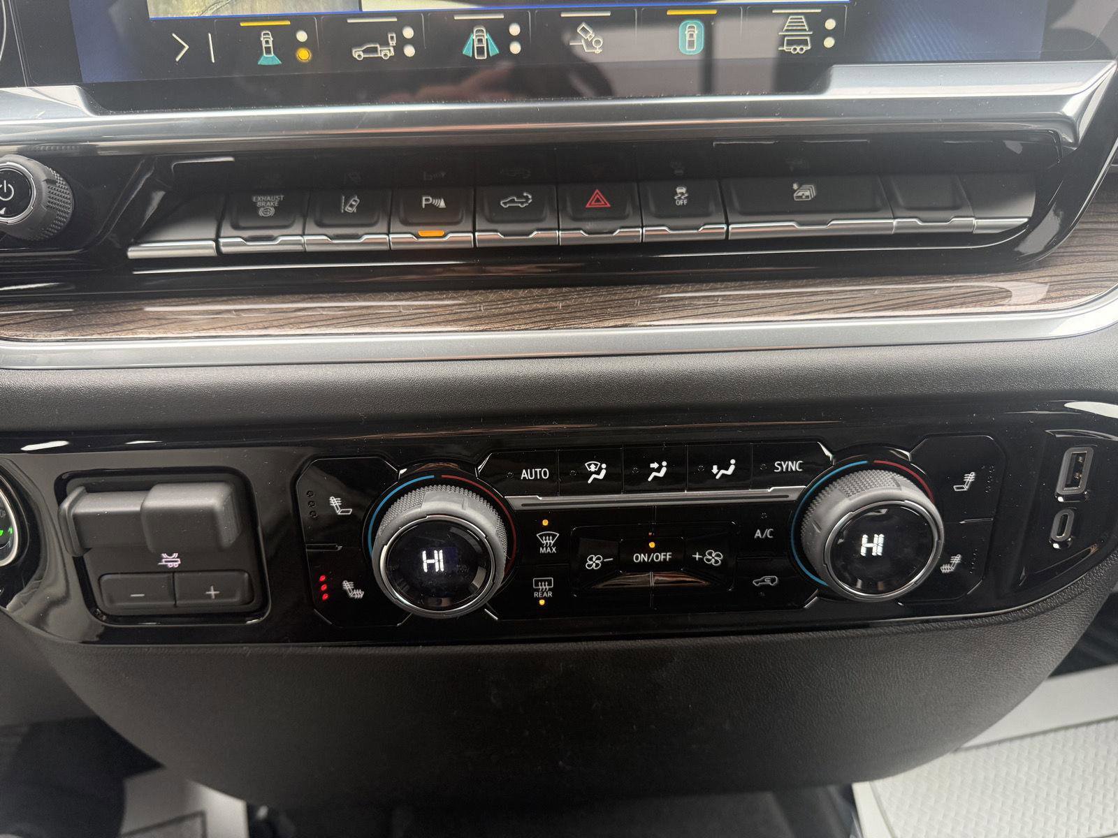 New 2026 Chevrolet Silverado 3500 LT w/ Safety Package AWD/4WD image 19
