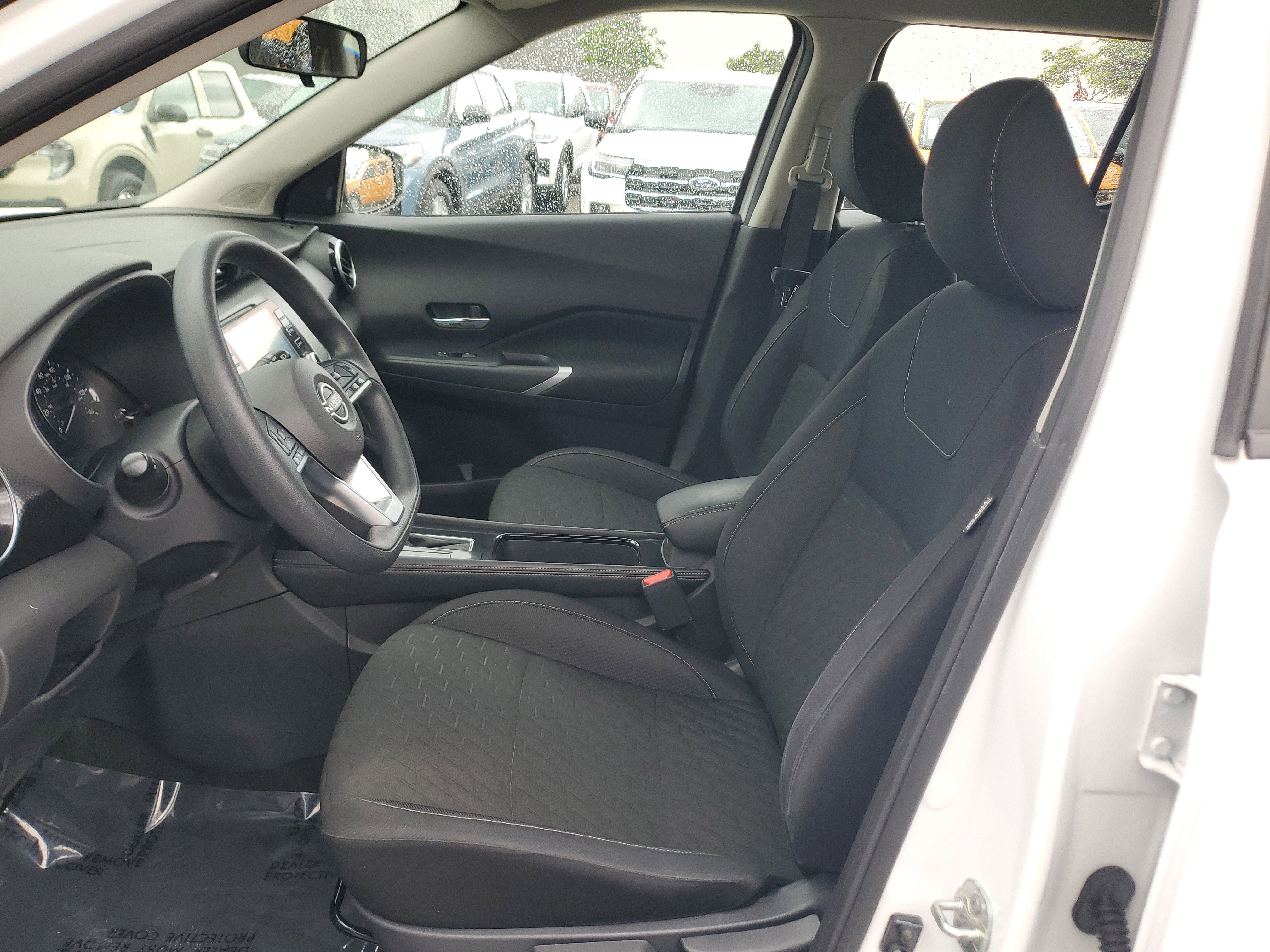 Used 2023 Nissan Kicks SV image 11