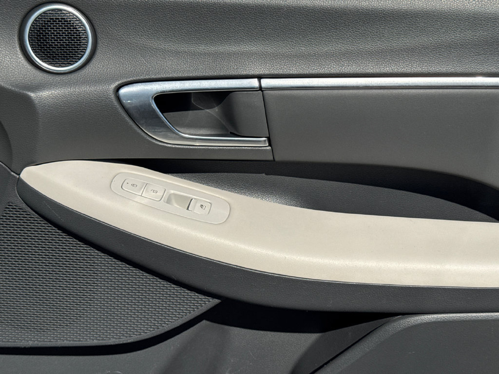 Used 2023 Hyundai Sonata SEL w/ Cargo Package FWD image 8