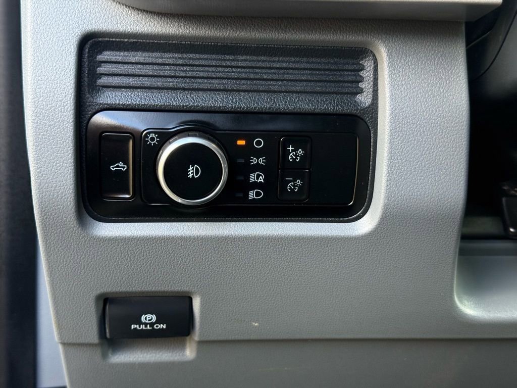 Used 2024 Ford F450 XL w/ XL Chrome Package image 32