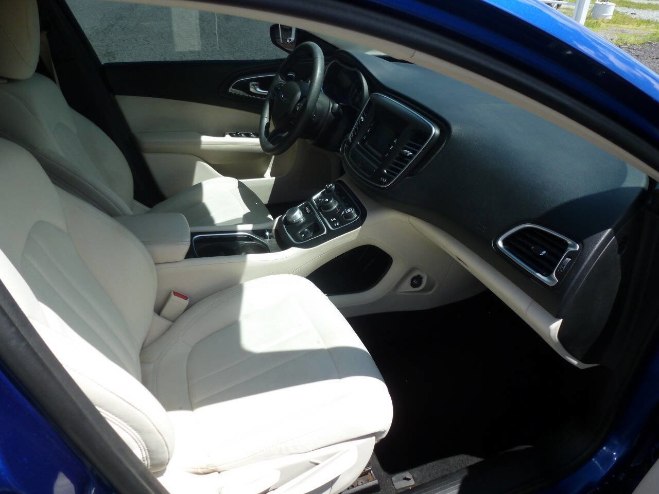 Used 2015 Chrysler 200 Limited FWD image 24