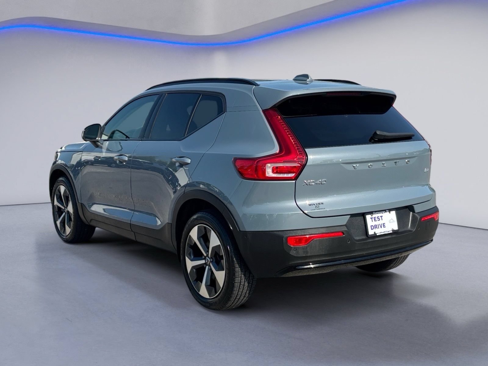 Used 2023 Volvo XC40 B4 Ultimate FWD image 8
