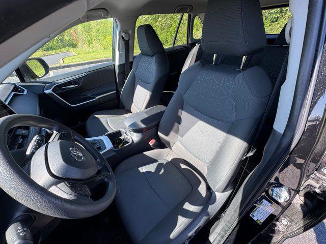 Certified 2025 Toyota RAV4 XLE AWD/4WD image 11