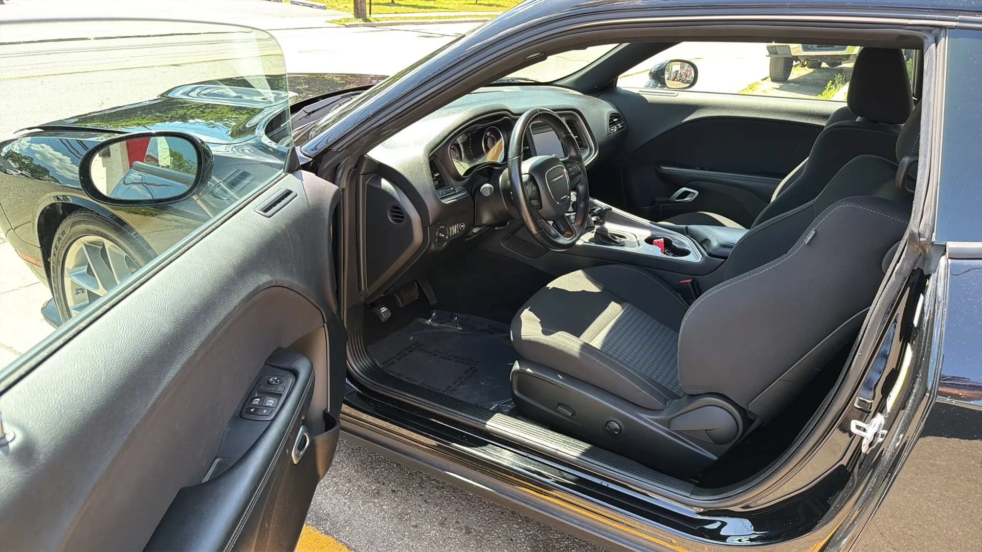 Used 2022 Dodge Challenger GT RWD image 22