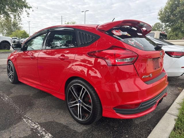 Used 2017 Ford Focus ST FWD image 2