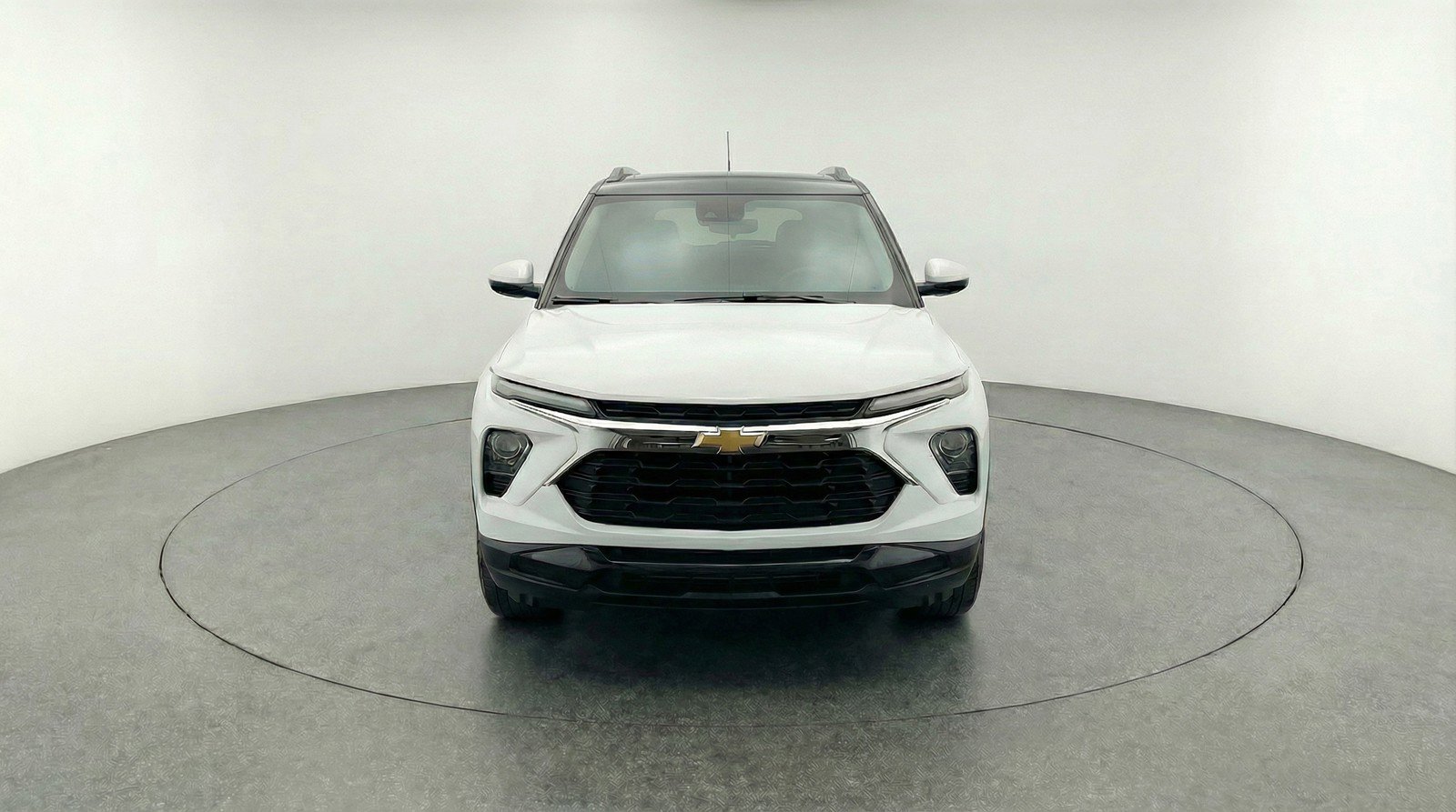 Used 2025 Chevrolet TrailBlazer LT image 2