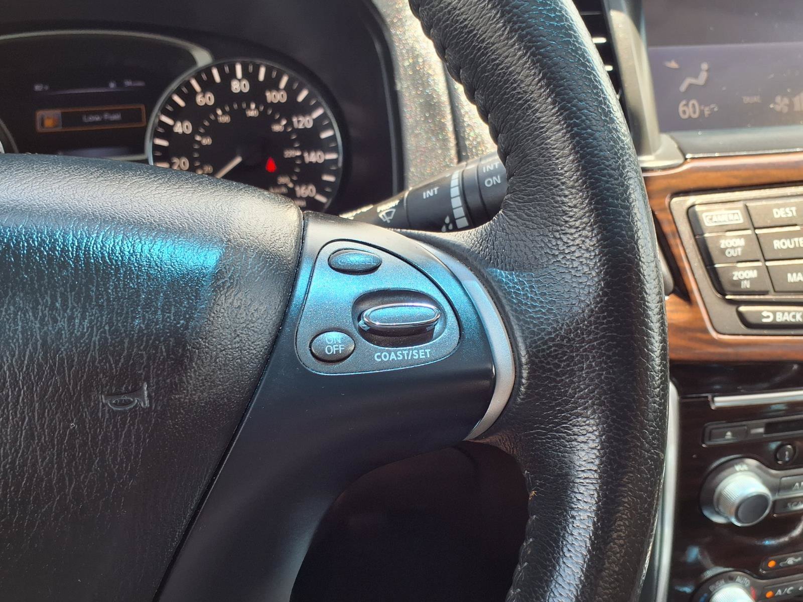 Used 2015 Nissan Pathfinder SL w/ SL Premium Package FWD image 21
