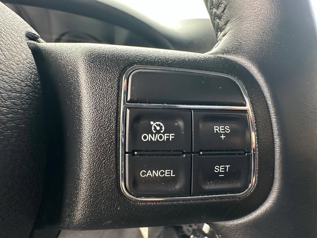 Used 2017 Jeep Wrangler Unlimited Sahara w/ Connectivity Group AWD/4WD image 16