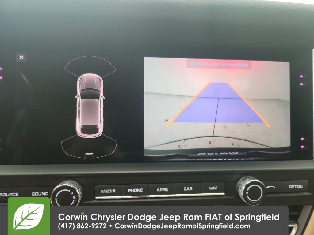 Used 2020 Porsche Macan AWD/4WD image 24