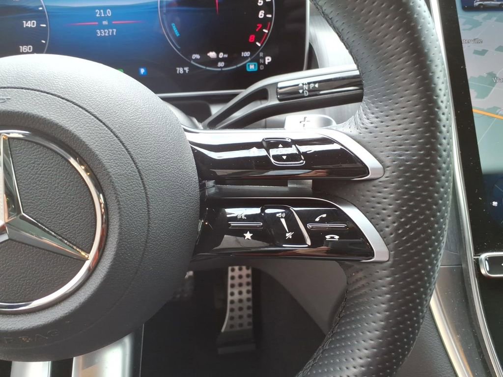 Used 2025 Mercedes-Benz GLC 350e 4MATIC image 19