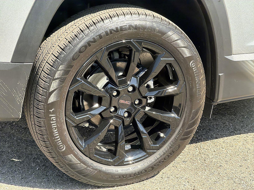 Used 2026 GMC Terrain Elevation w/ Black Edition FWD image 32