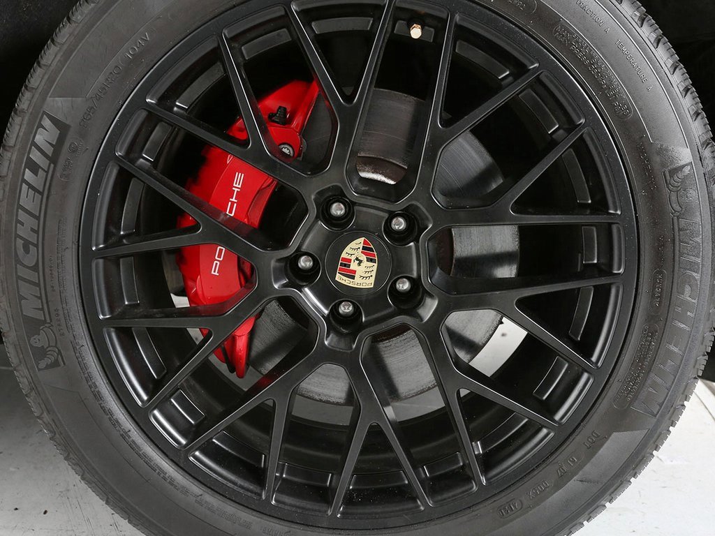 Used 2021 Porsche Macan GTS w/ Sport Chrono Package image 14