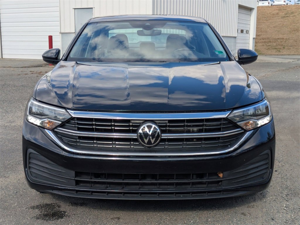 Used 2023 Volkswagen Jetta SE image 9