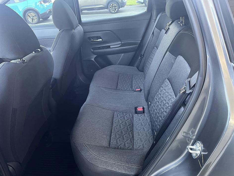 Certified 2025 Nissan Kicks SV image 22